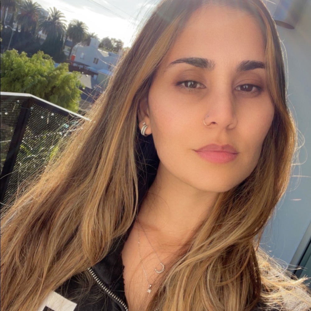 Meet your Posher, Ayten